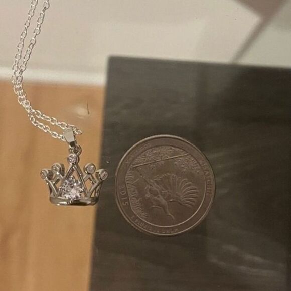 The Triple Crown pendant charm necklace in 925 and cubic zirconia - Picture 5 of 7